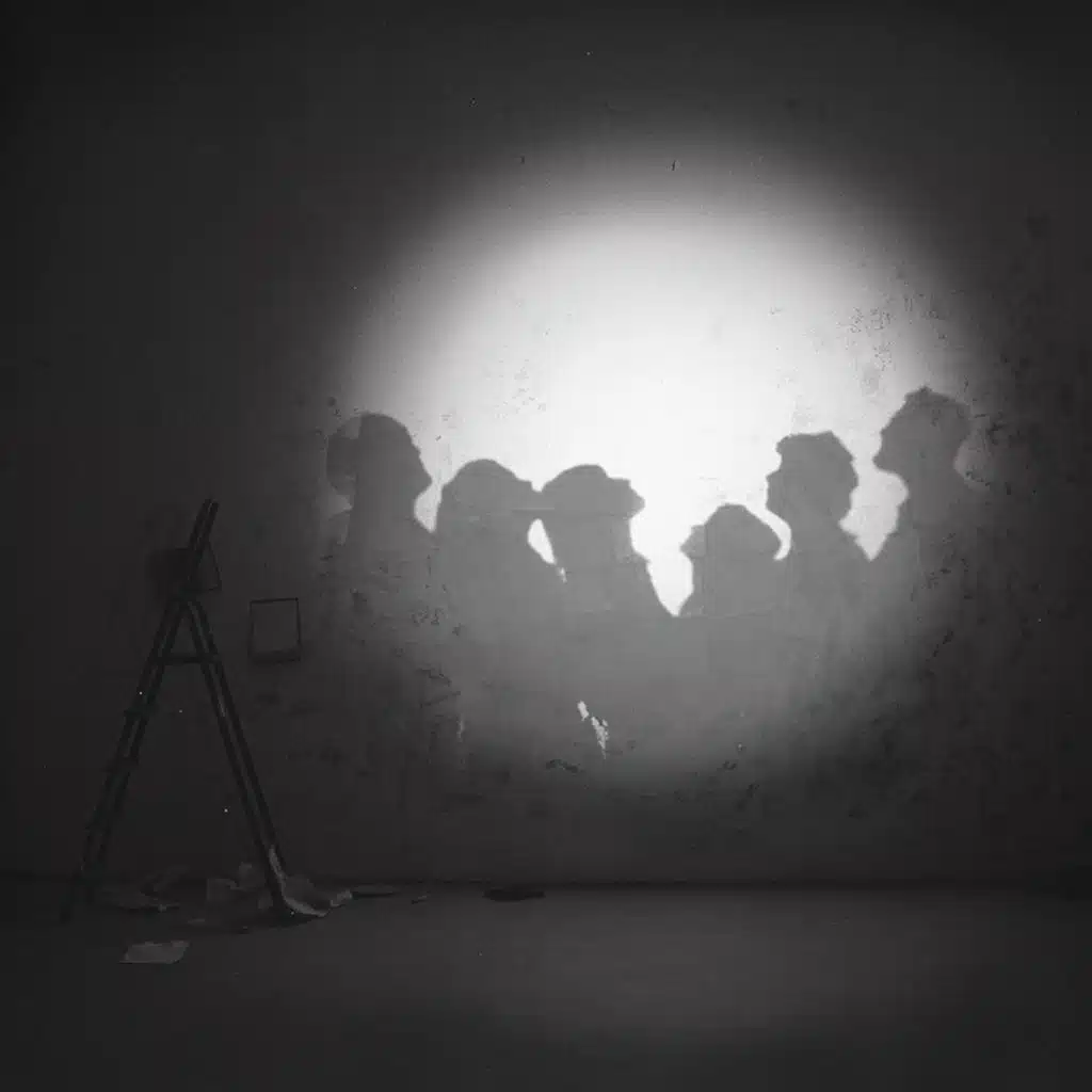 Бонд с кнопкой