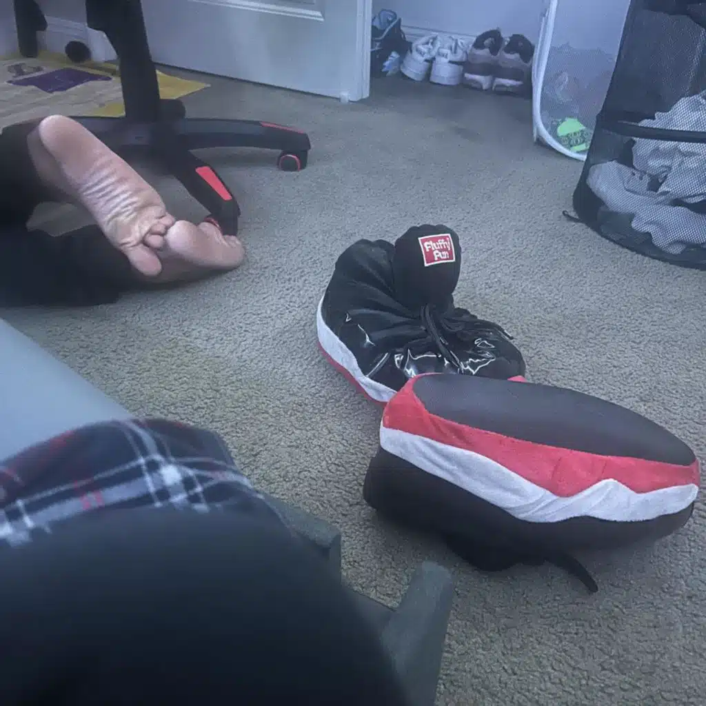 FR3SH (feat. Crxzyr)