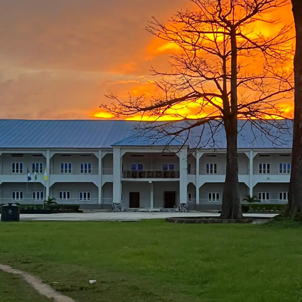 Madonnite 11:11 (feat. ENDLESSMONI)