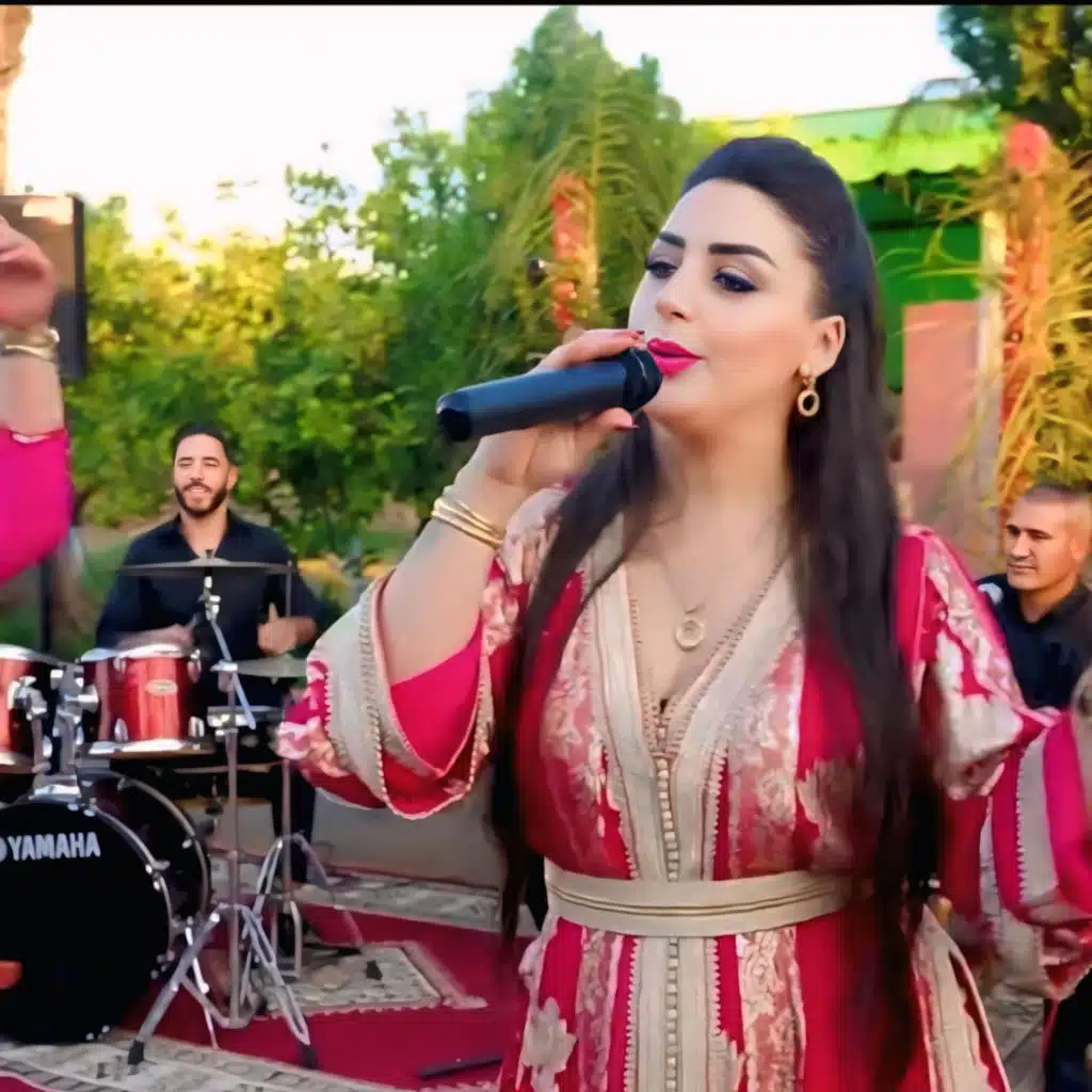 Houda Laaroussi.9atlak lghira