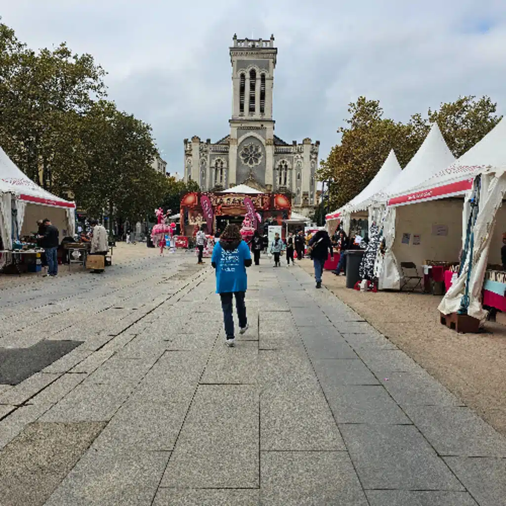 À Saint-Étienne, "vive la librairie d’occasion !"