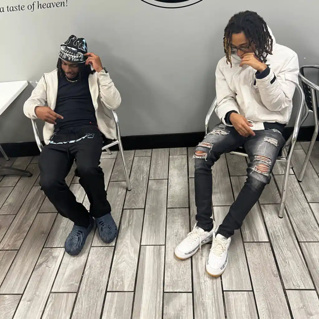 Woah x3 (feat. 3li0sama)