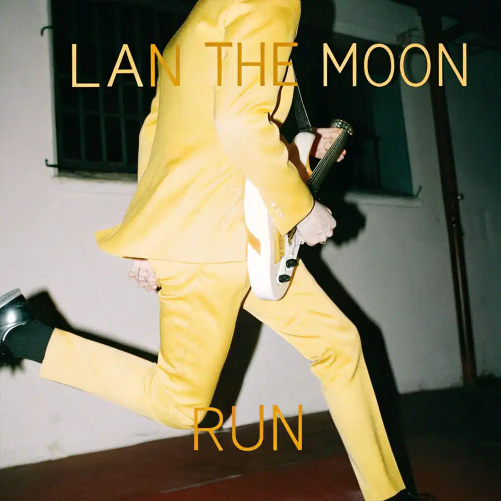 LAN THE MOON