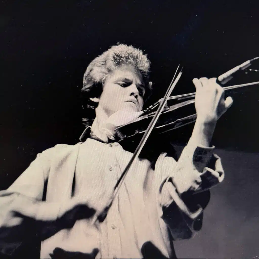 Roney Marczak Aos 16 Anos de Idade - Felix Mendelssohn - Concerto para Violino para Violino Em Orquestra Em Mi Menor Opus 64 - Gravação Histórica (1989) - Ao Vivo
