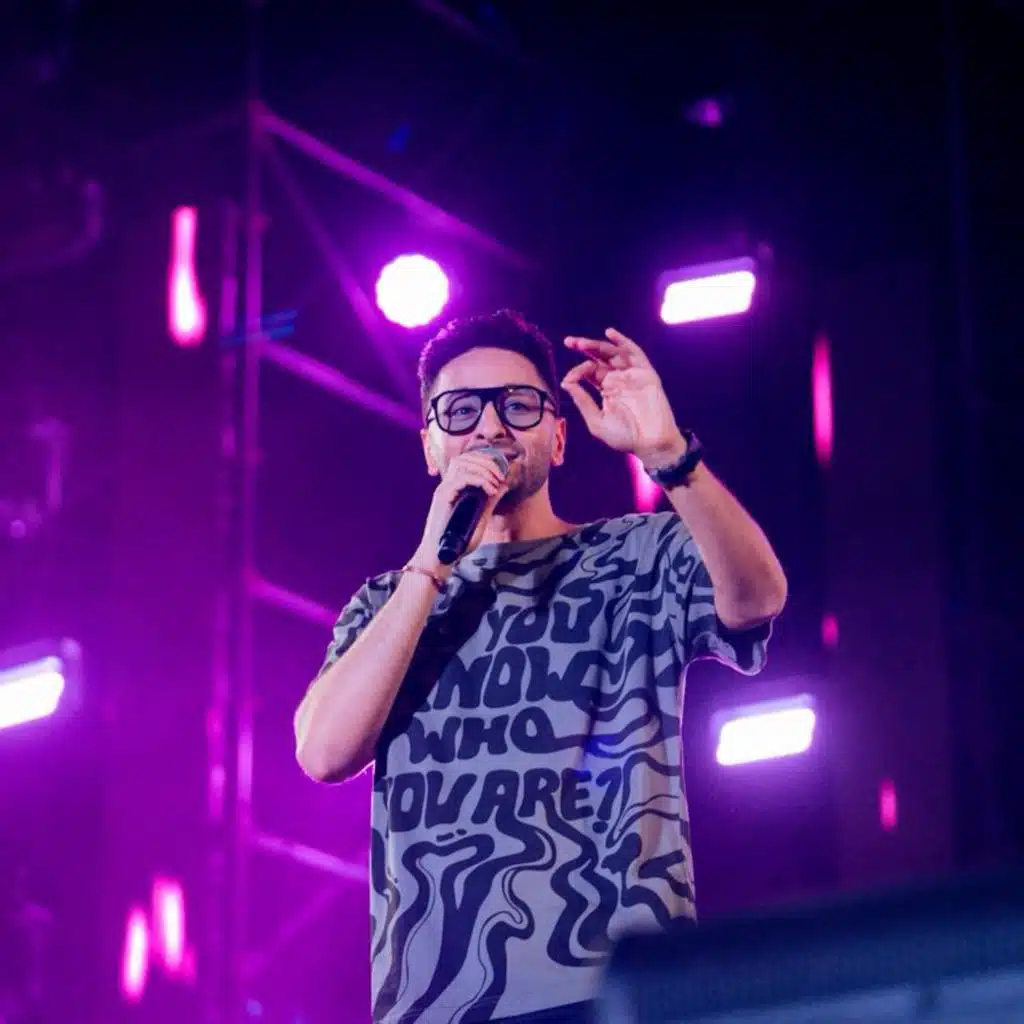 Kan Benna Hob / Leh Mstntesh / Mshet Tareq (Medley)