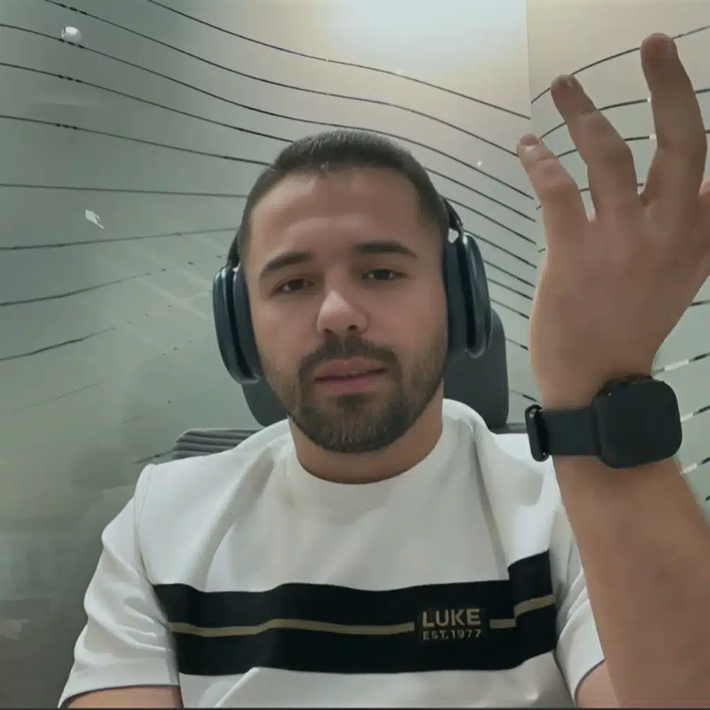 #213 - D'employé Airbnb à investisseur LCD : Comment percer en location courte durée avec Adlene Djerki