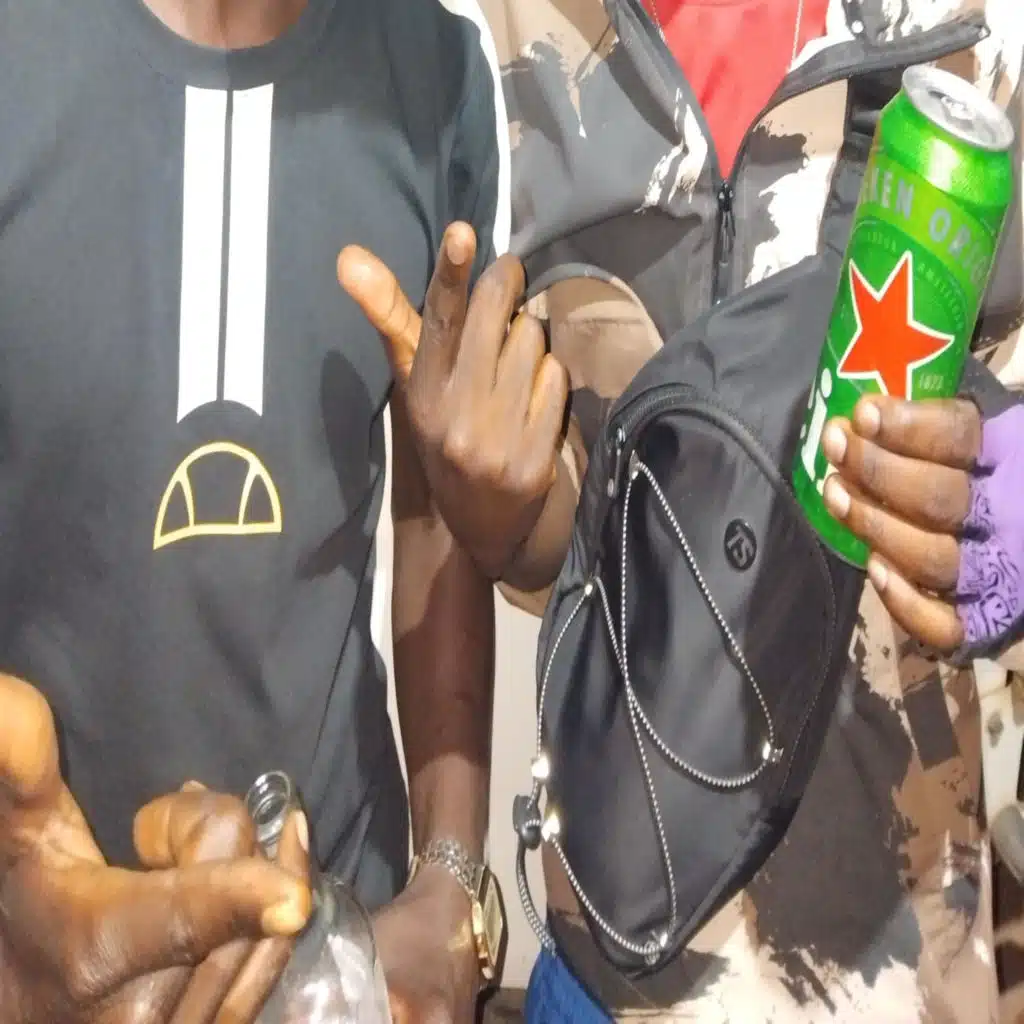 DJ HAPPY WA MHANA VAFANA VS KING R