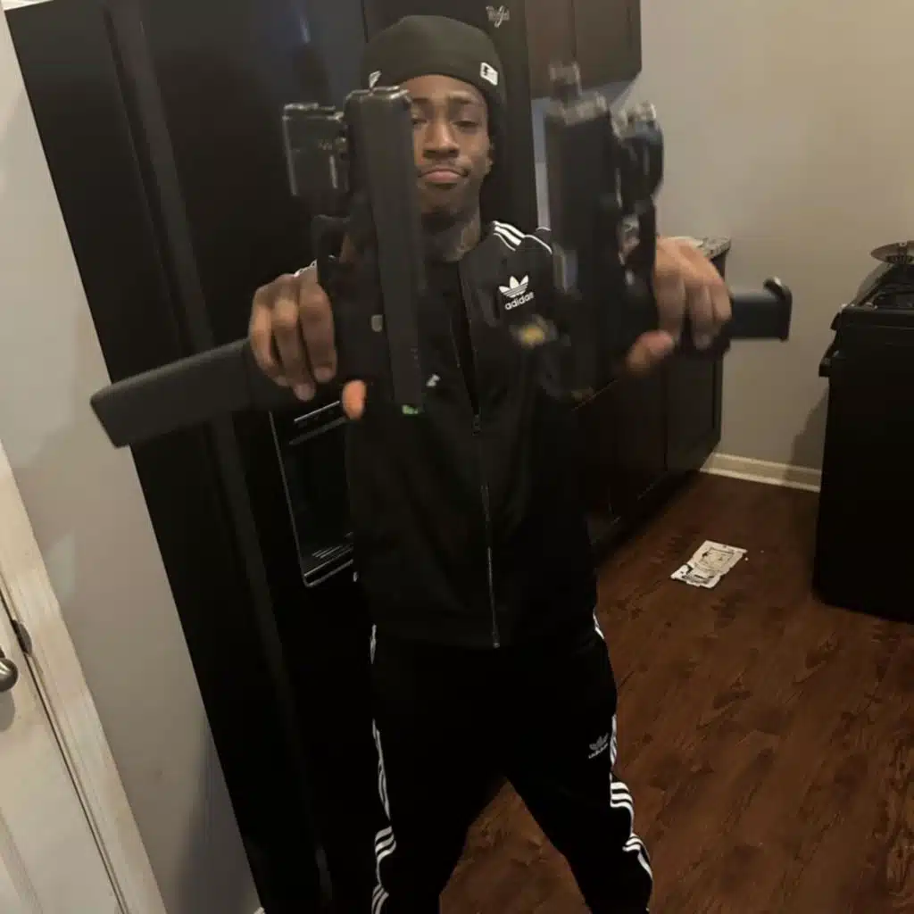 Snappin (feat. Robbo Murda)