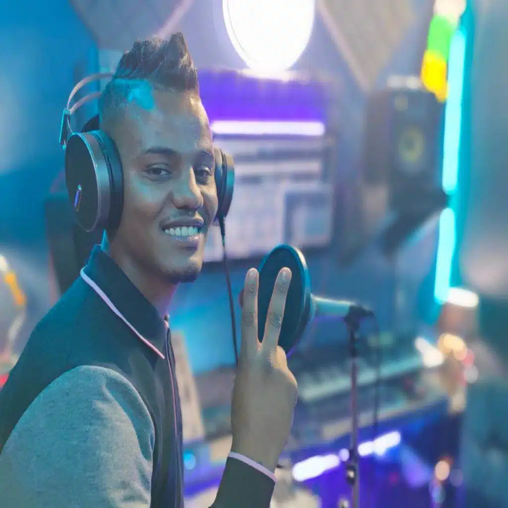 علا لعشق غادي نحلف