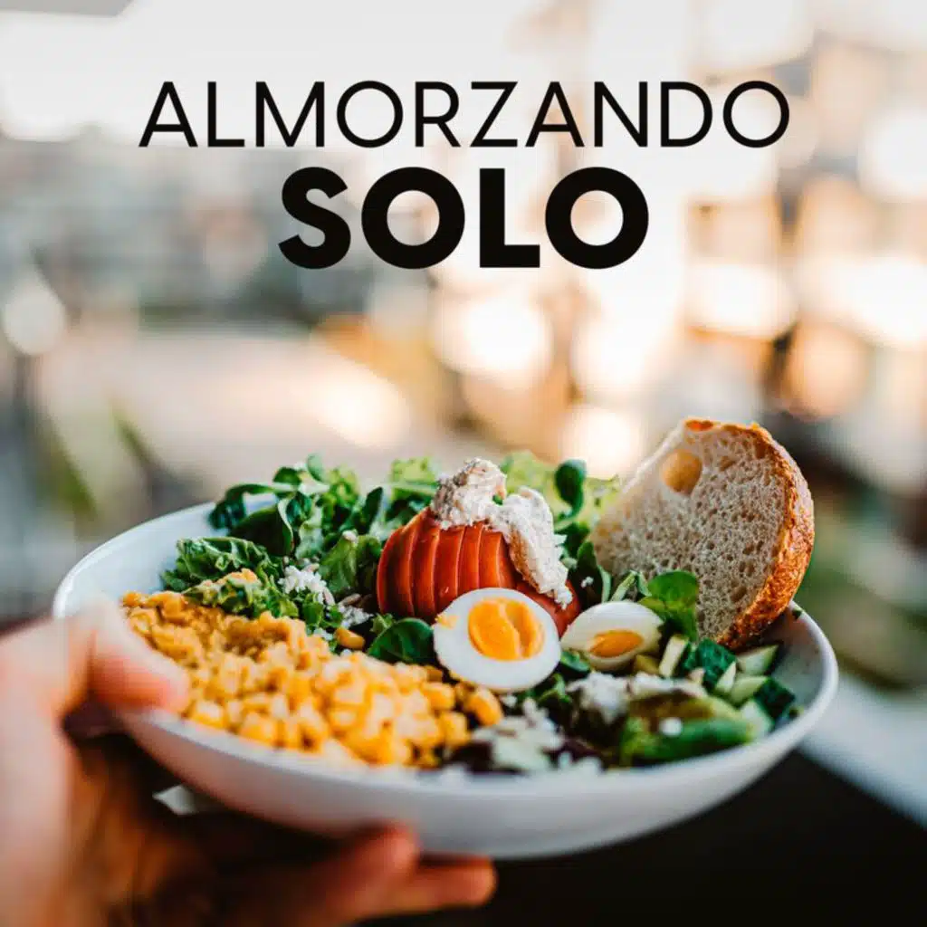 Almorzando solo