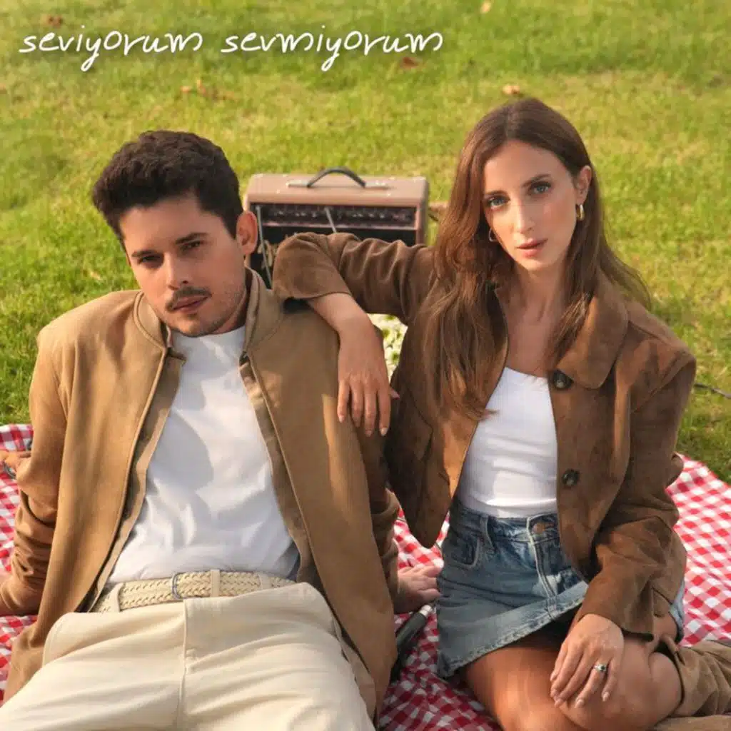 Seviyorum Sevmiyorum (Akustik)