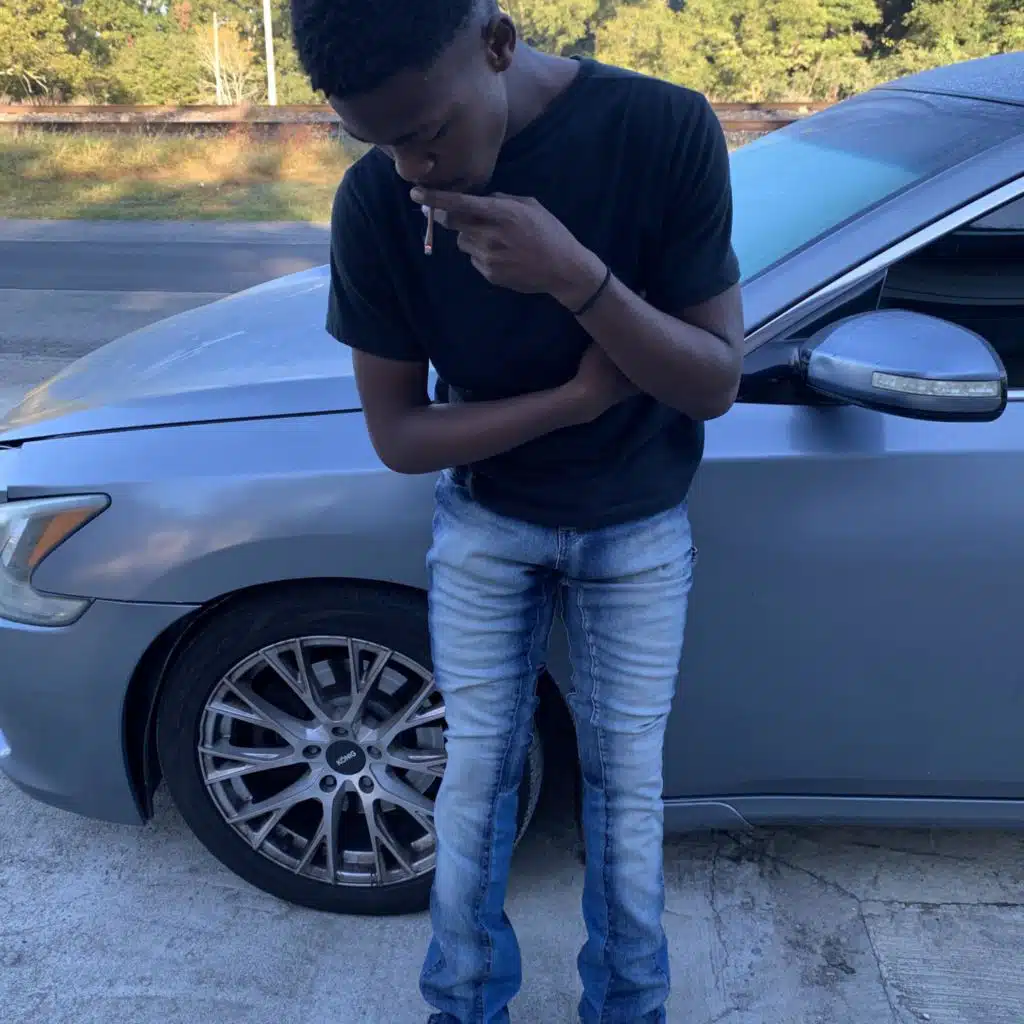 MOE LIVE A LONER LIFE