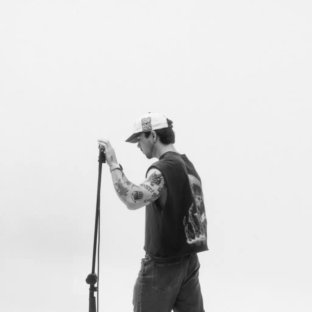 UNDERCOVER (feat. BLESSED)