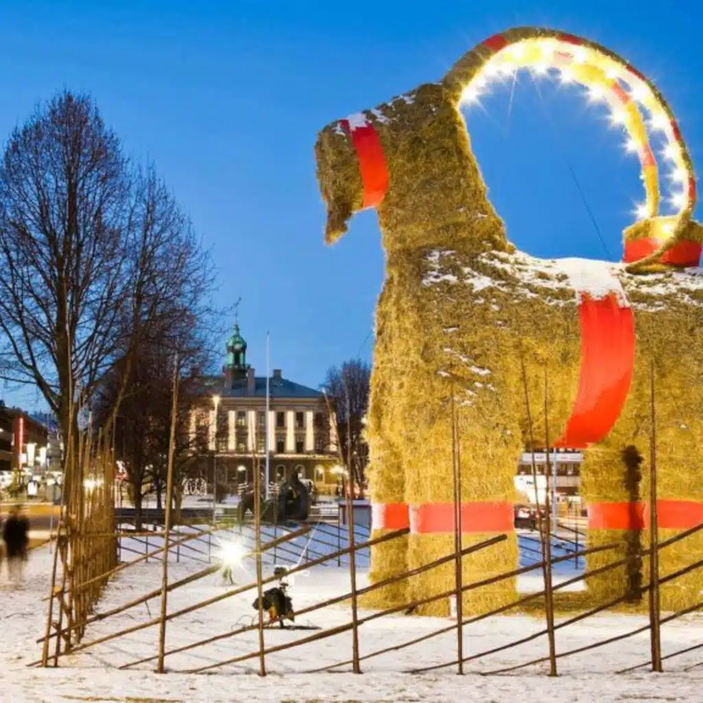 Minisode: Christmas Traditions Around the World