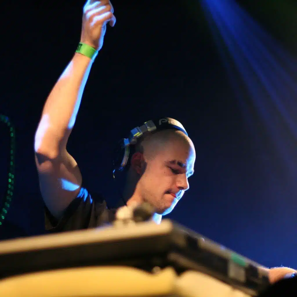 Episode 9 " RETRO JUMP TRIP-TIK "