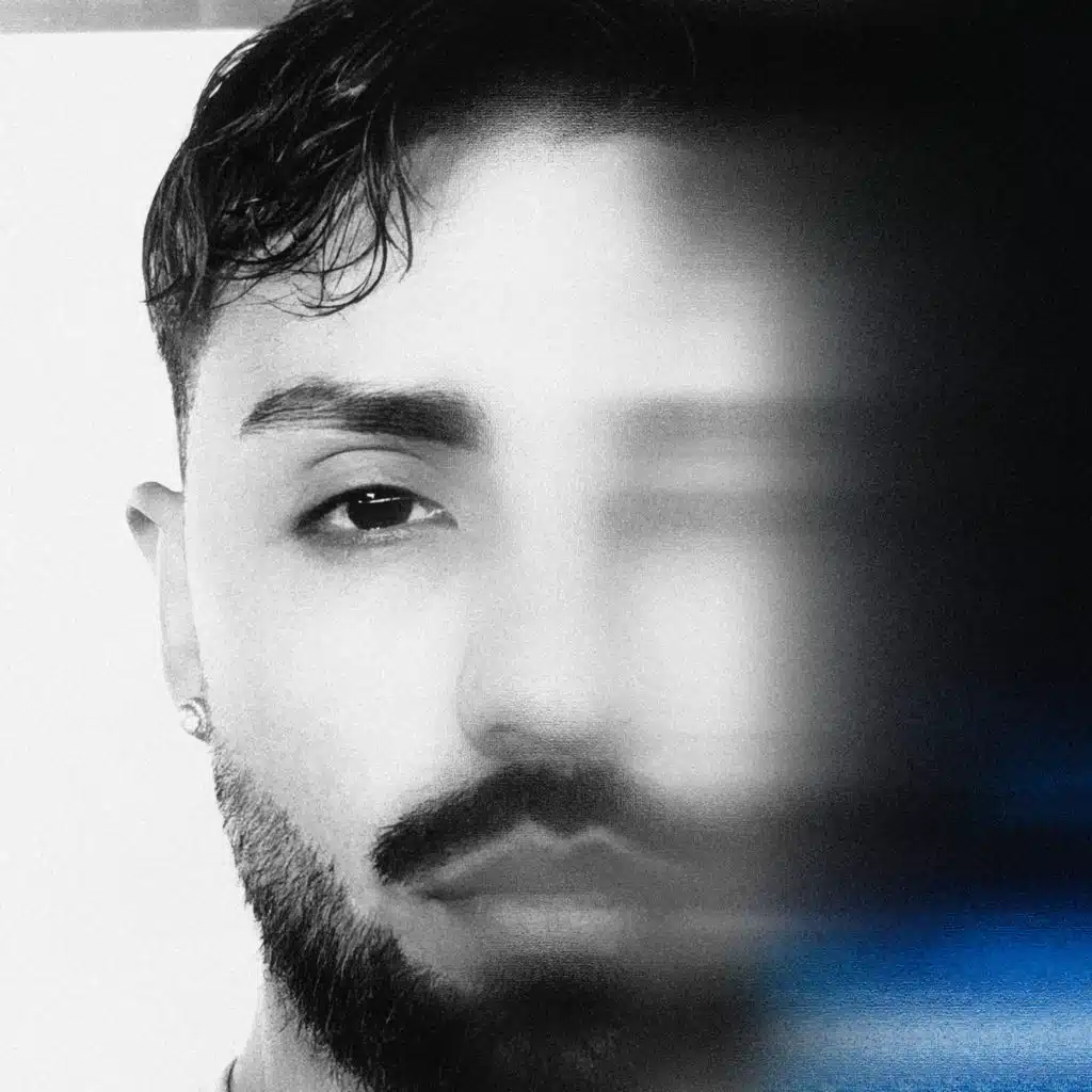 Corazón de Papel (feat. Kavi)