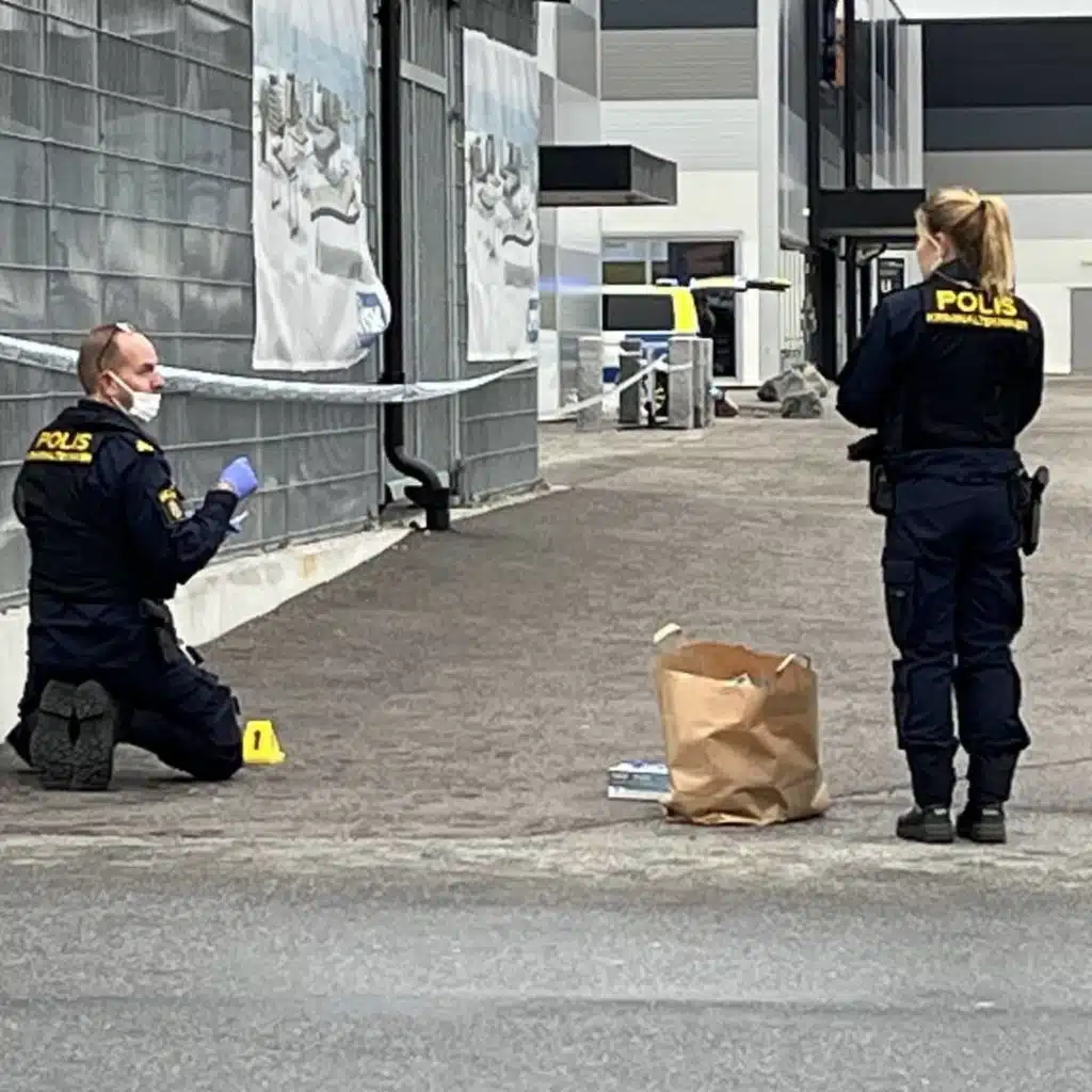 Örebro stabbing, Sweden bolsters air defence, CSN technical issues, August Prize winners