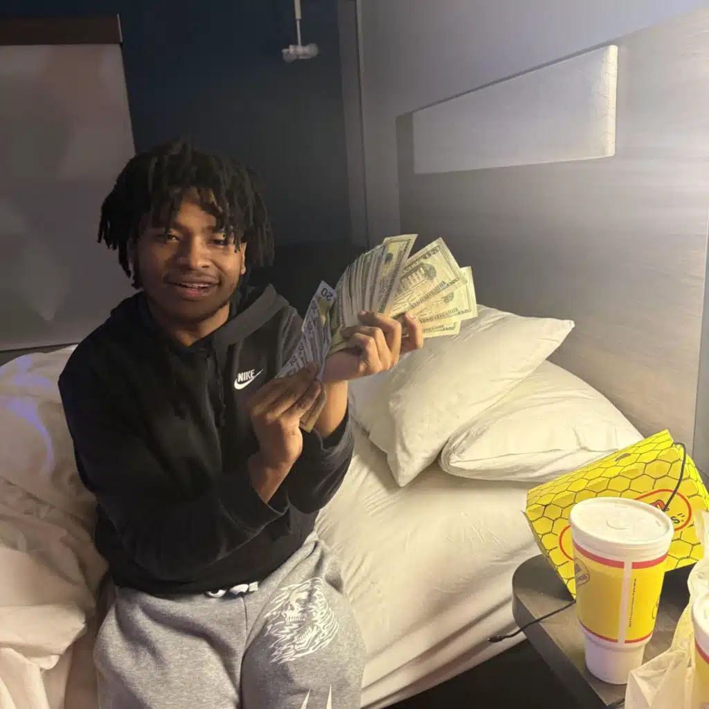 Up & Shoot It (feat. Zi & Tayy)