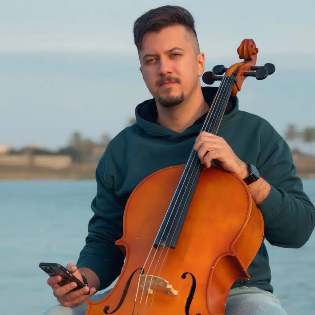 هاي اول مرة عزف تشيلو