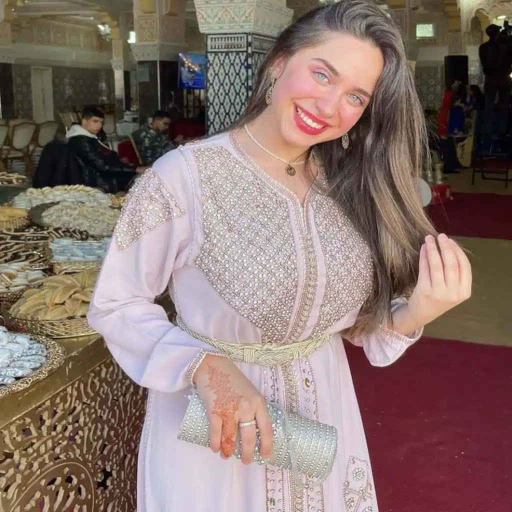 جات لعندي في نص الليل | مغربي استكنان مطلوب اكثر شي