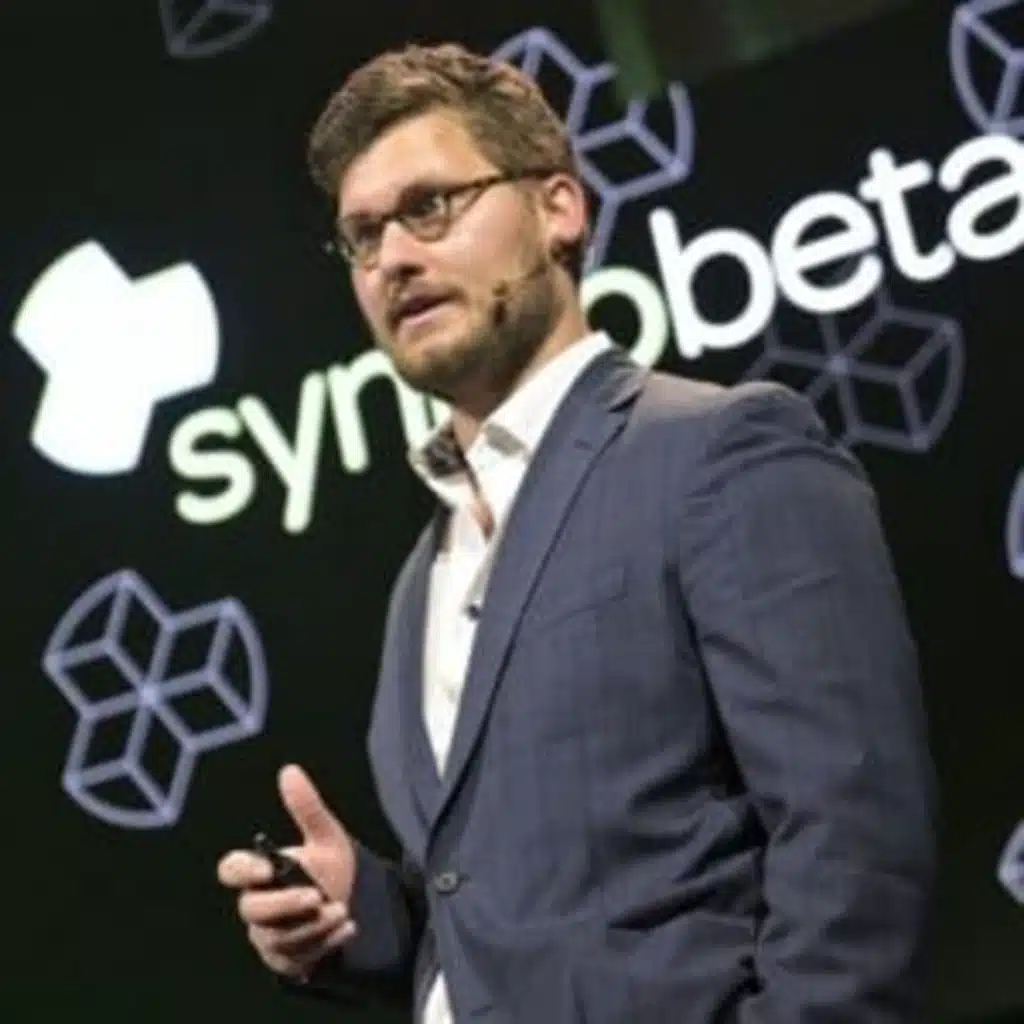 The Chris Voss Show Podcast – Bioreactors and Light: The Future of Bio-Manufacturing Unveiled