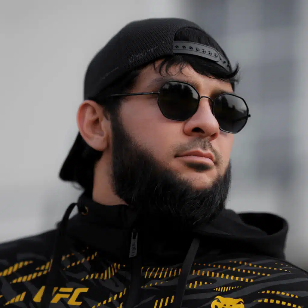 Ислам Итляшев