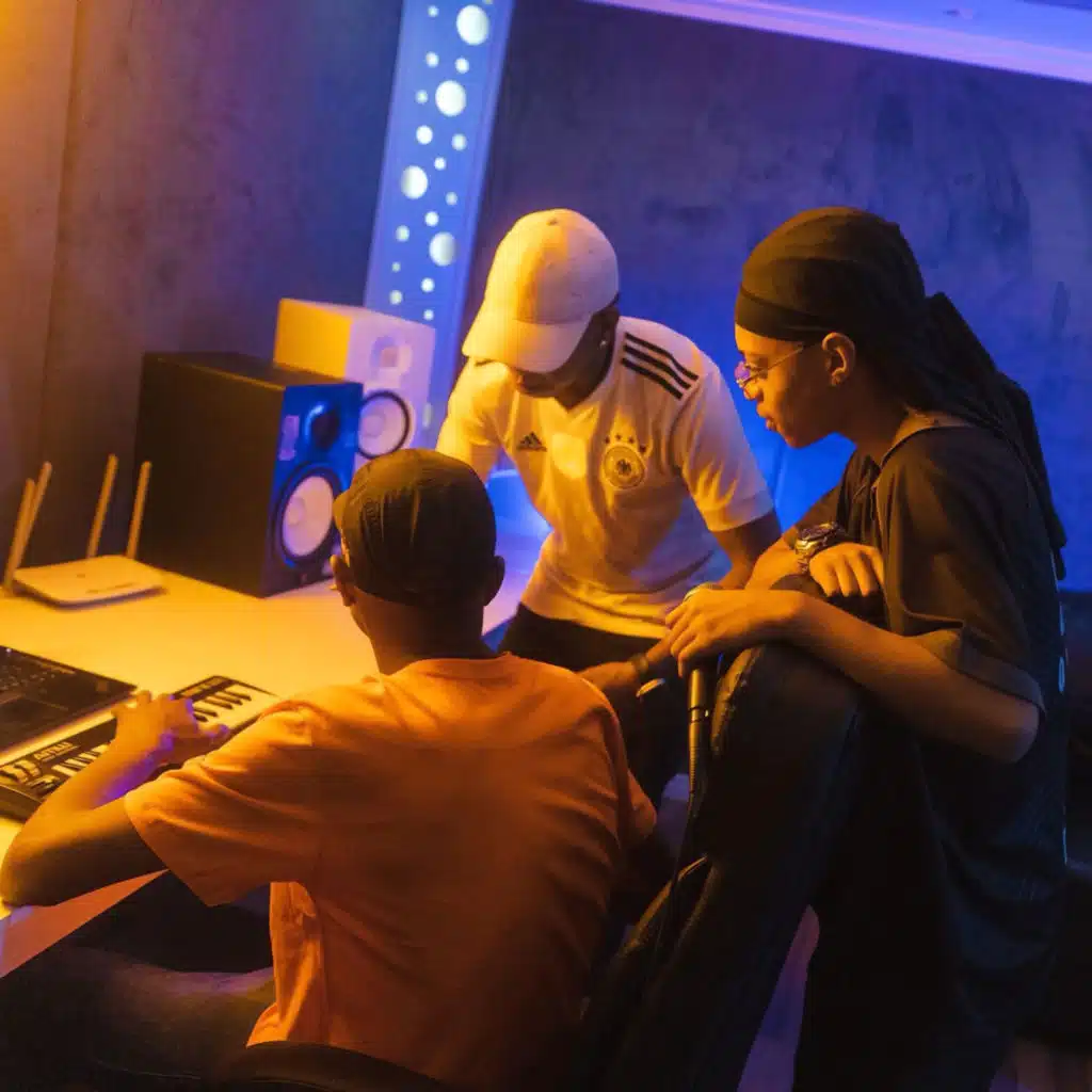 Curei Suas Dores (feat. Mc Charmosinho & DJ KAOS)