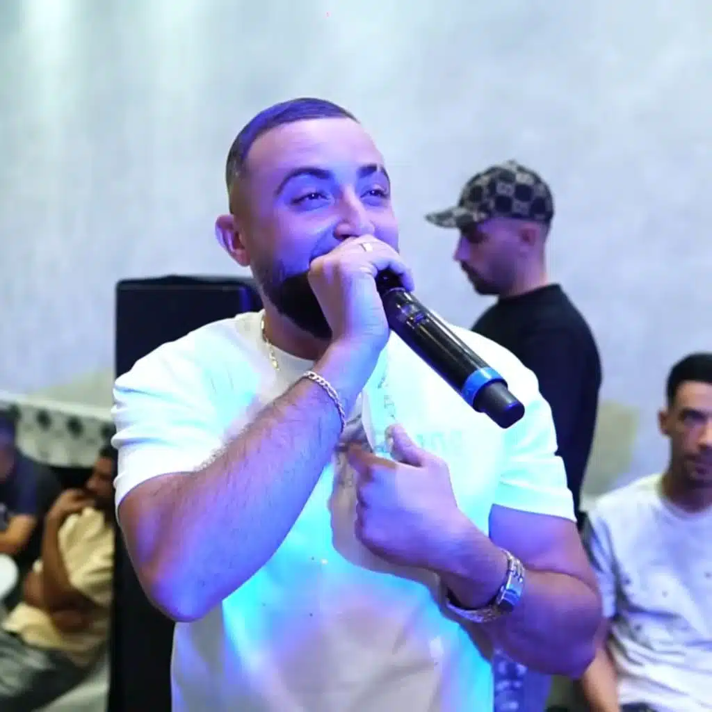 شاب اسامة لي بلانس