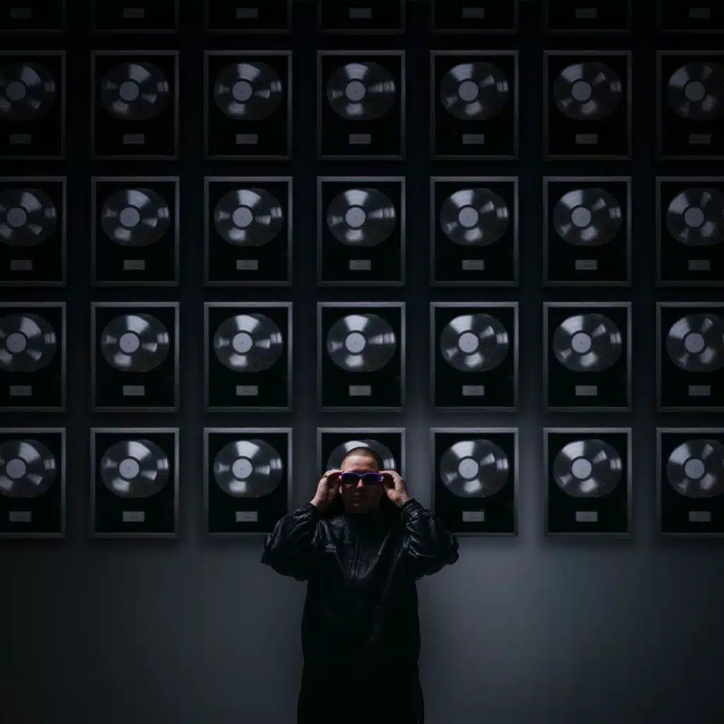 Jokainen aamu (feat. Bee & Olavi Uusivirta)