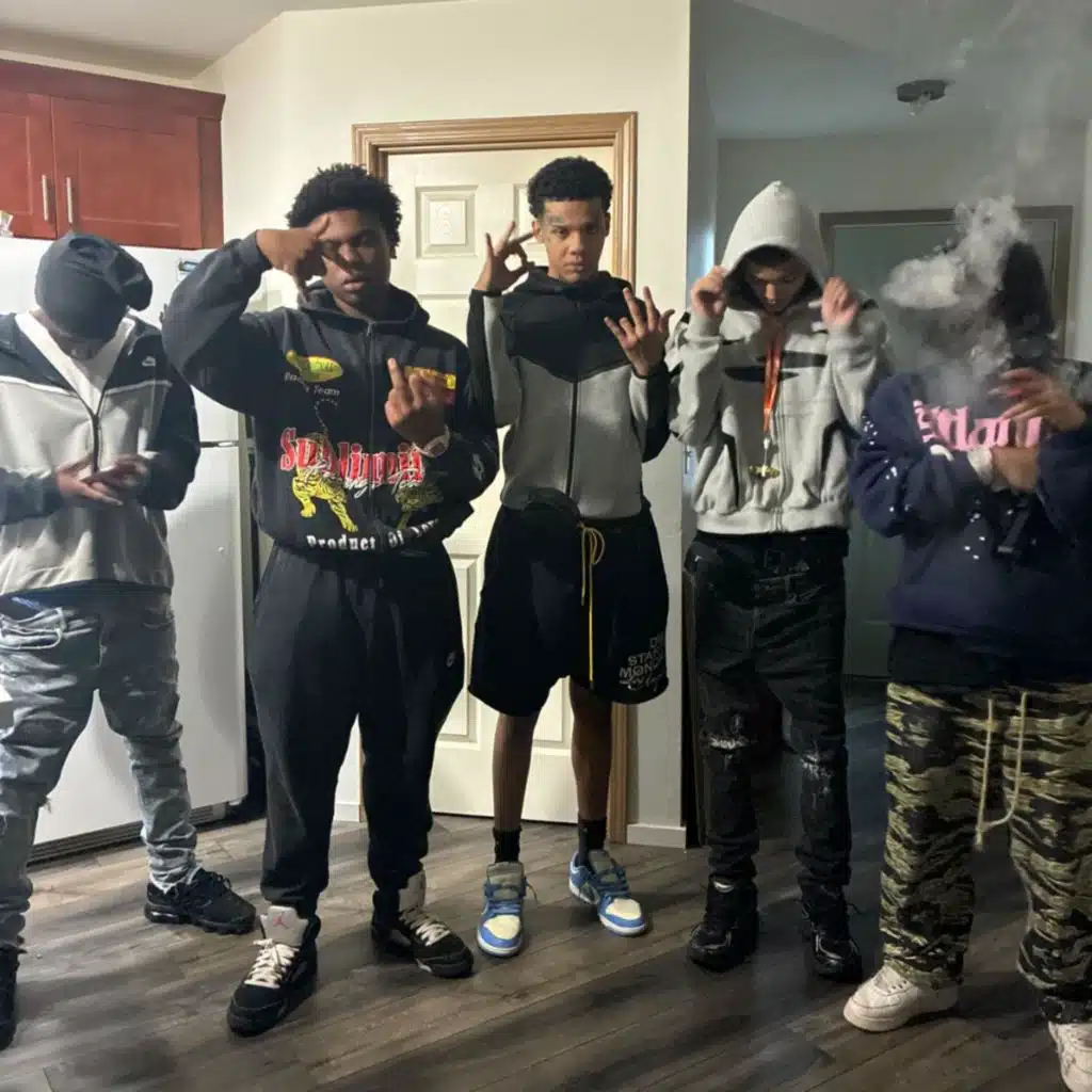 100S (feat. EBK BINK SQUEEZE)