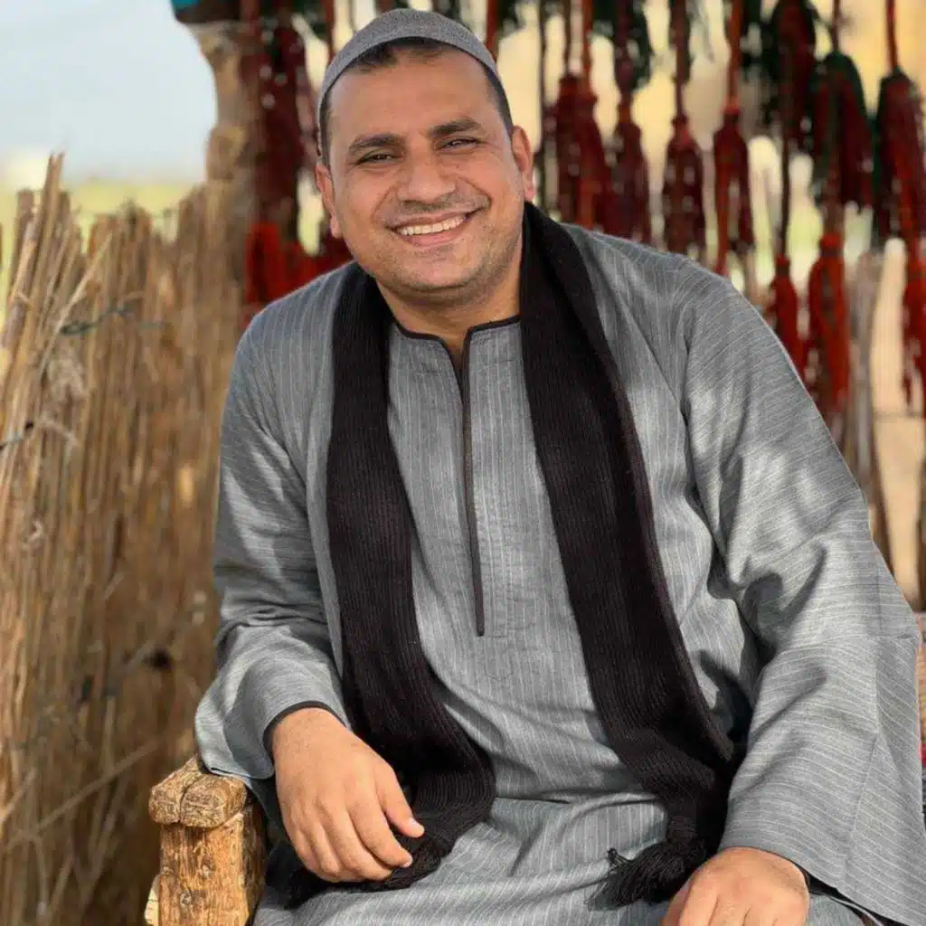 ياللي بترفع عبدك بأيدك
