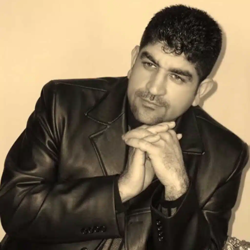 شكثر مشتاق لو تدري