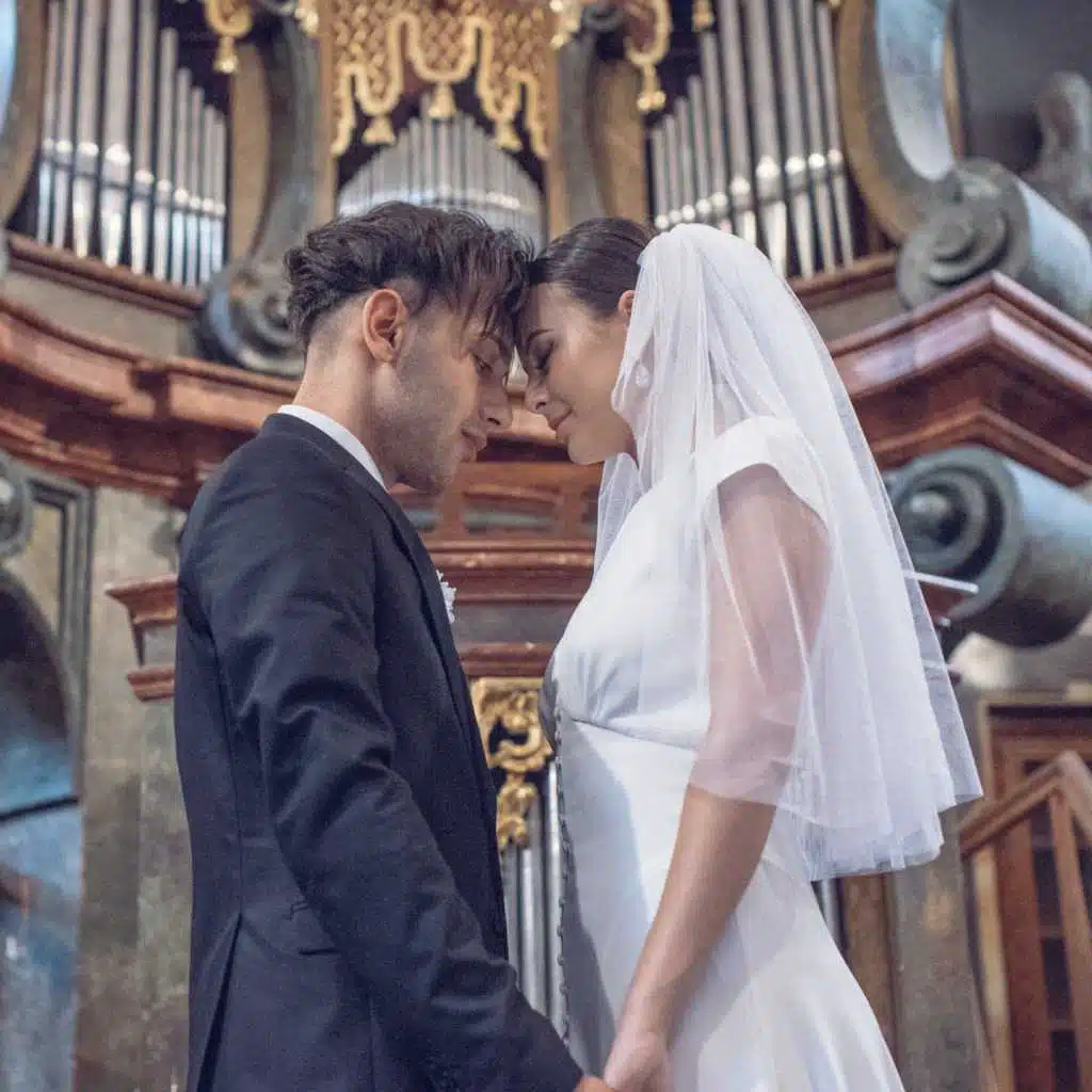 Amen (feat. Monika Bagárová)