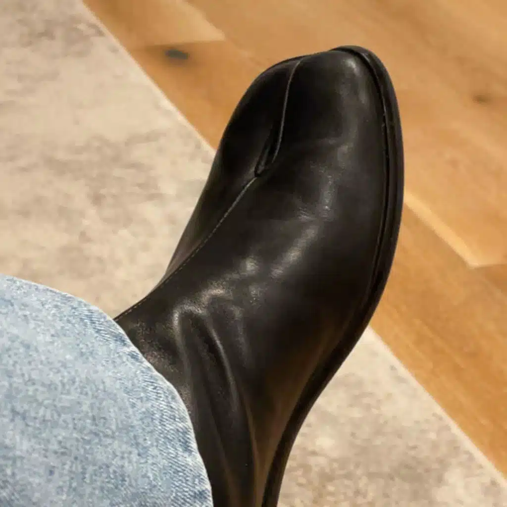 What is graping my ears