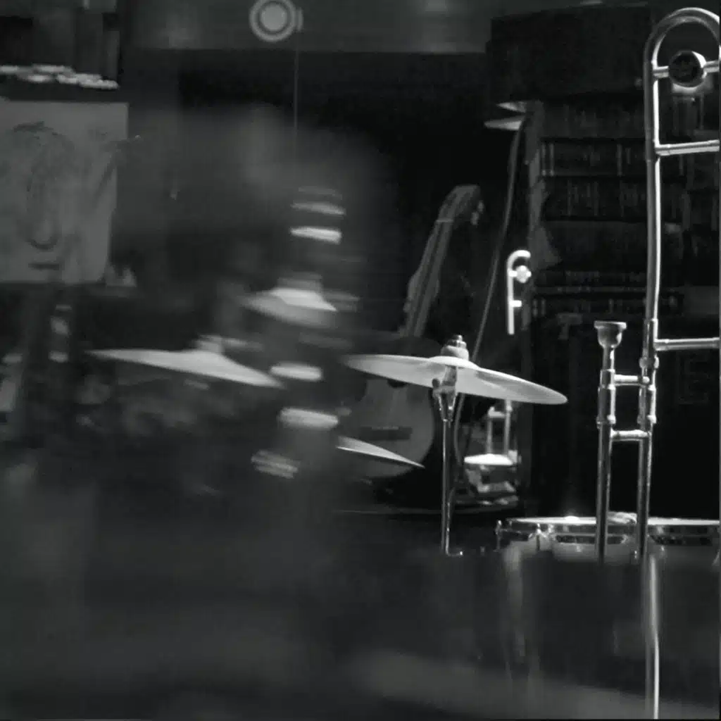 Kouantro (feat. Dimitra Boulouzou)