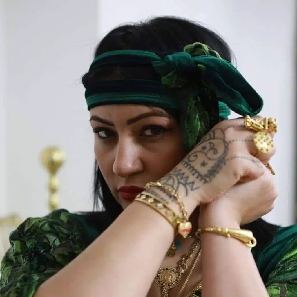 Chajra tayha wana nesgi fiha (feat. Yacine Mozart)