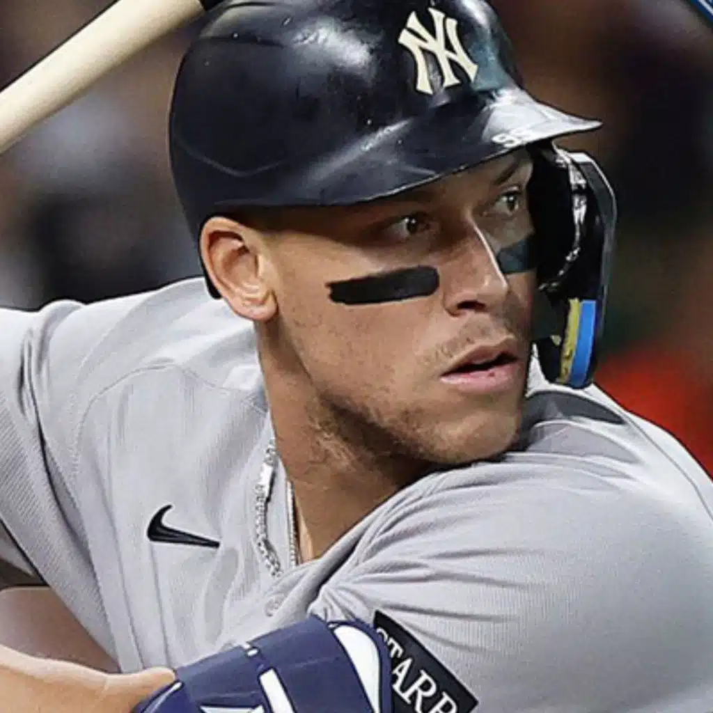 Jays Blow Out Yankees in Game 1