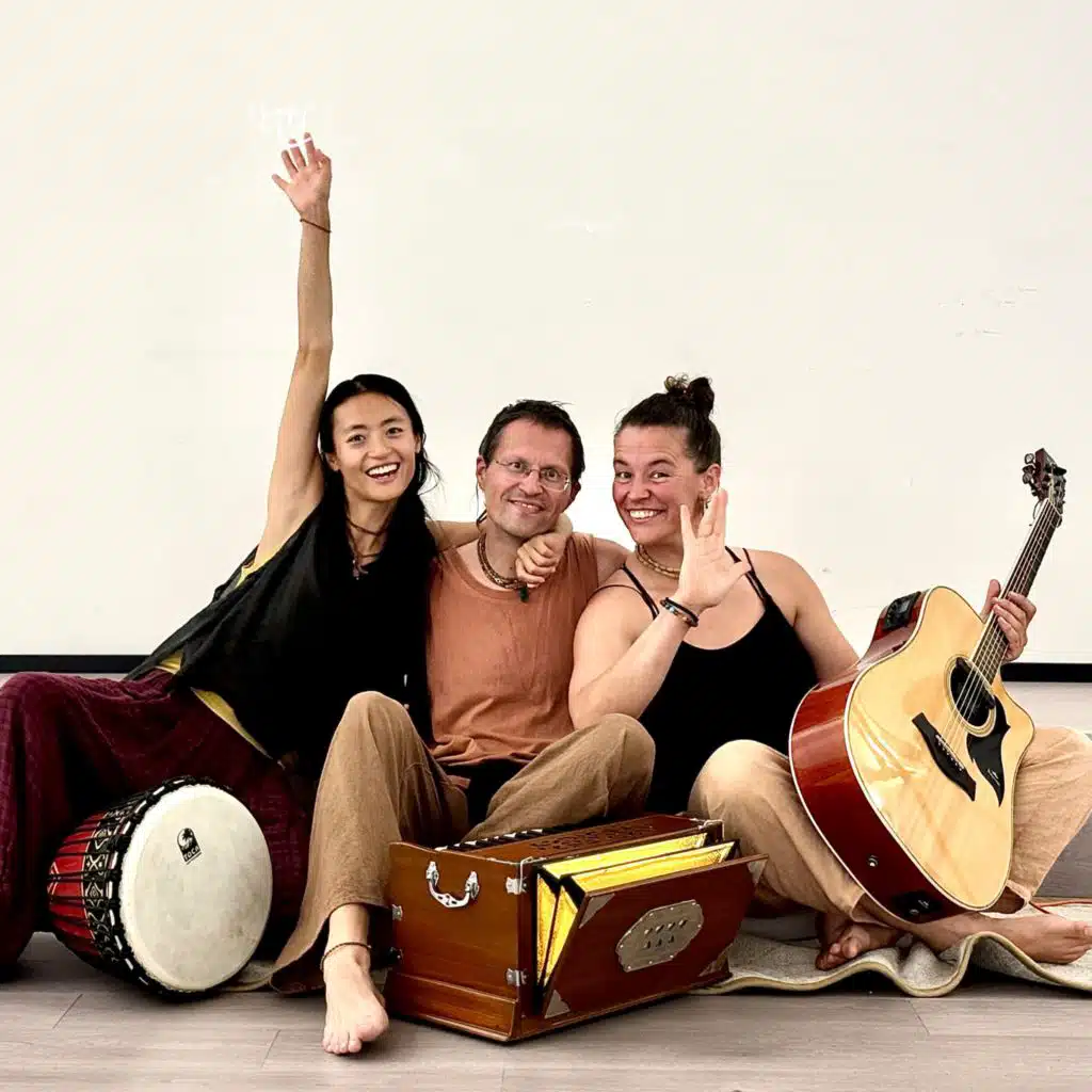 Hanuman Bolo (feat. Jananivas & Daniel)