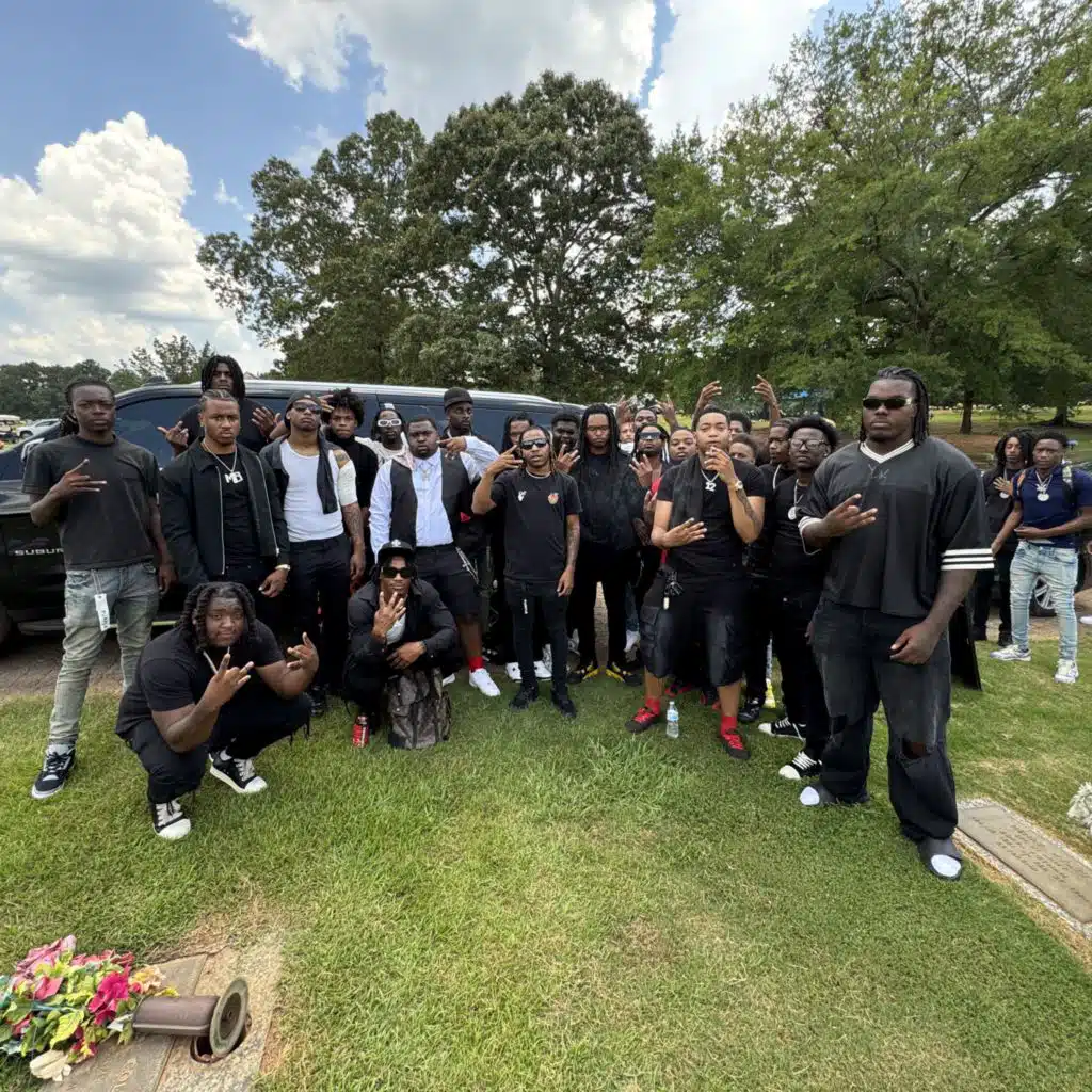 Just Us 3 BOUTLILYO 55555 (feat. Ealuhri & Double XL)