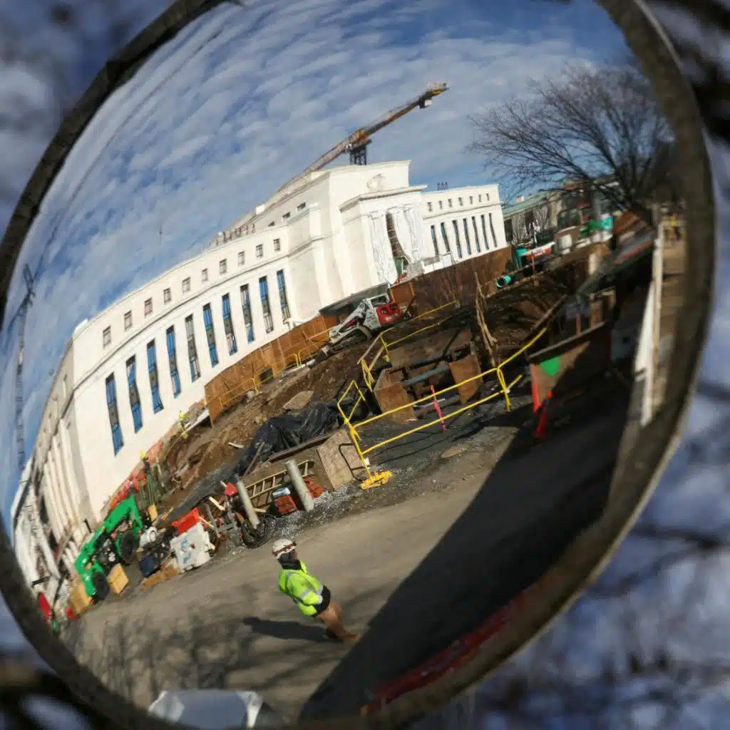 FedExes deliver a message