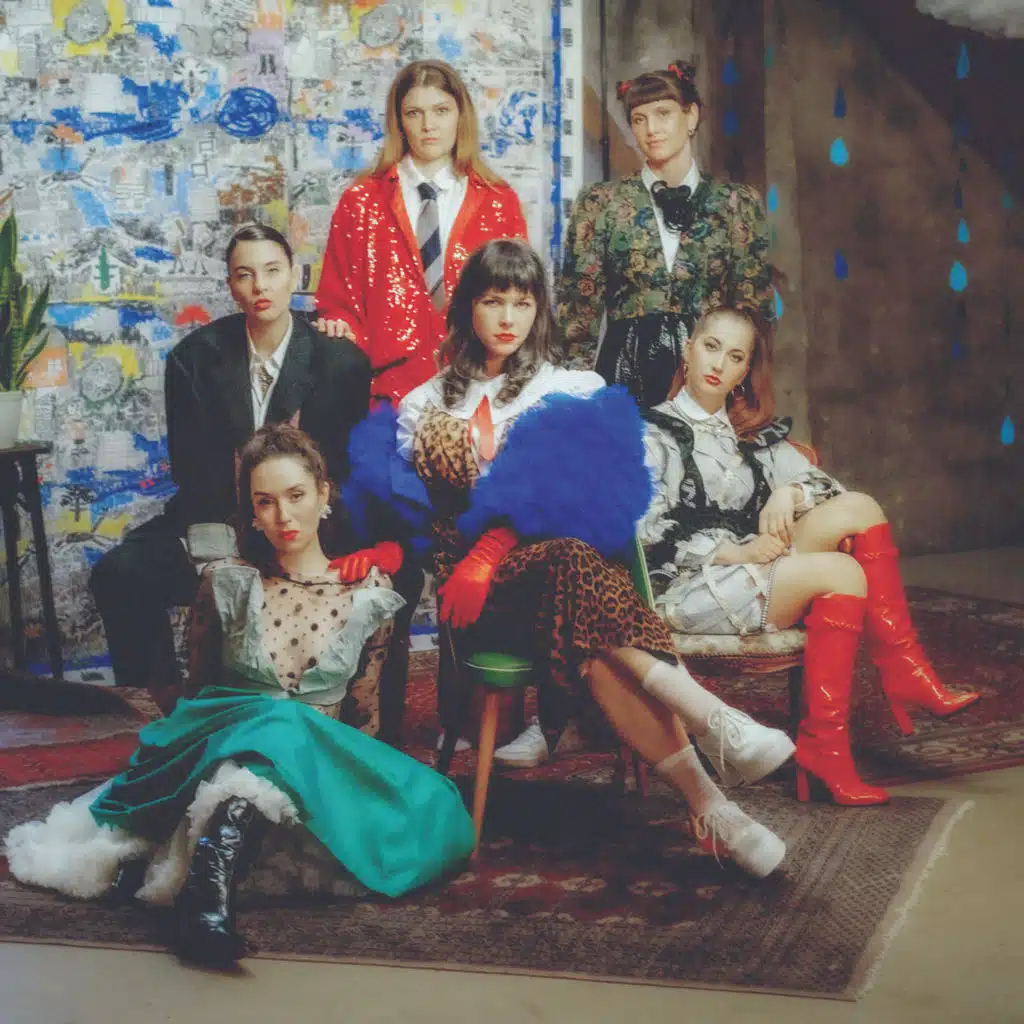 Tiny Little Boat (feat. Mira Perusich, Lucia Leena, Ricarda Maria Jr., Ursula Reicher & Veronika Sterrer)