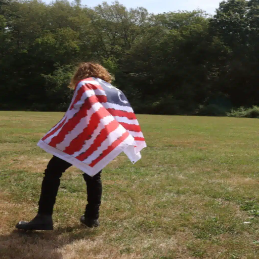 WHOLE WORLD SPILL (DELUXE)