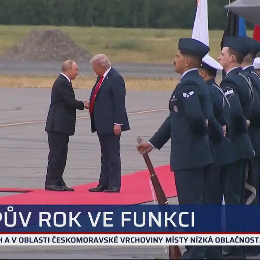 Škrty a zbrojení? To je válečná ekonomika, míní Gregor. Rusa máme za bukem, varoval Lipavský