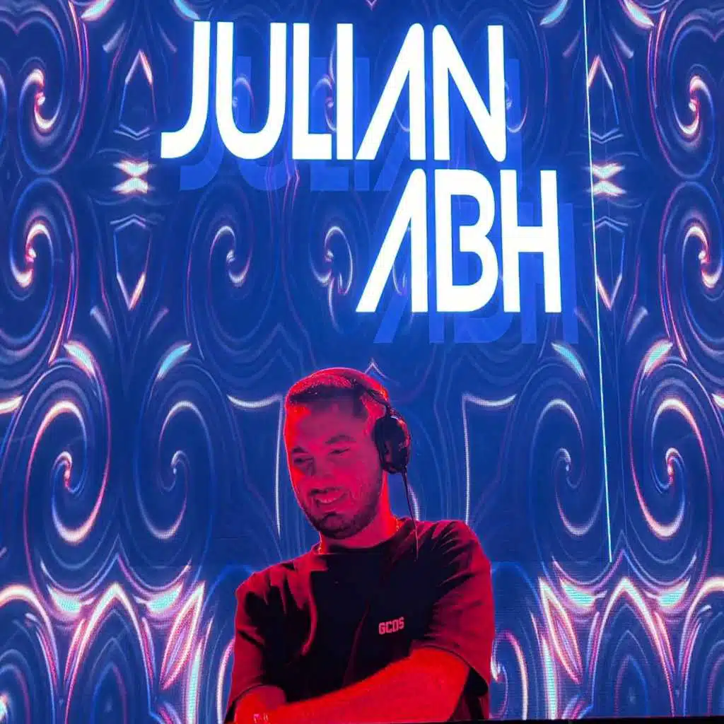 جوليان عبدالحق