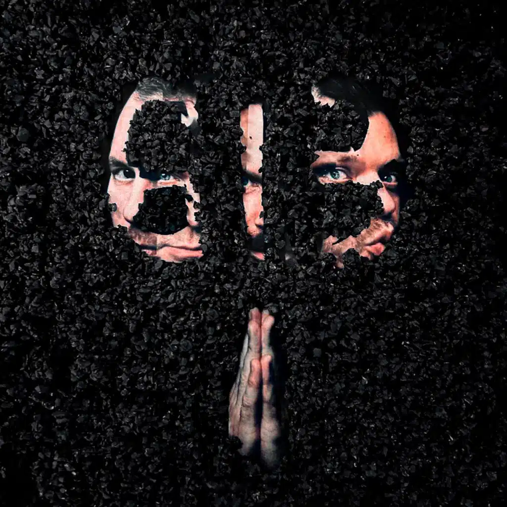 613