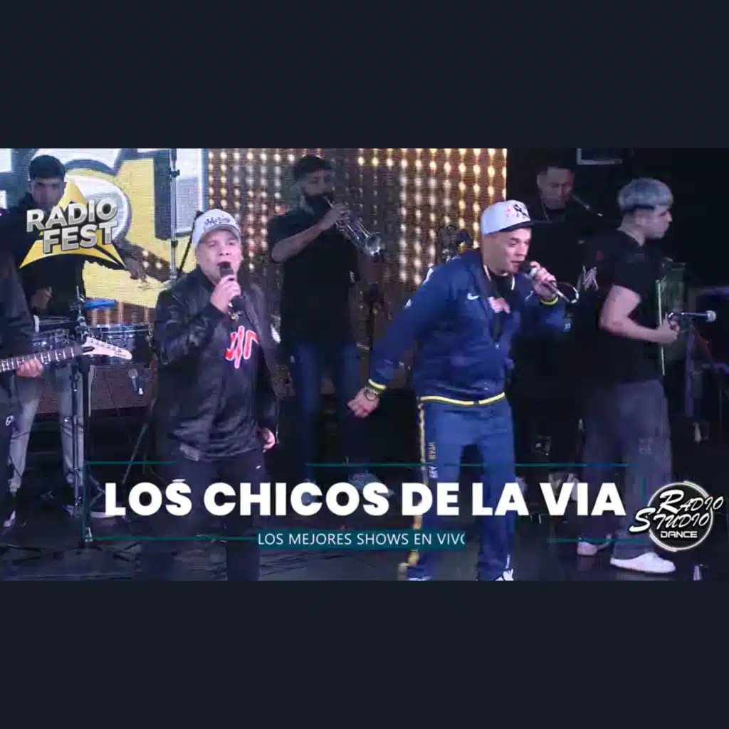 Radiio Festt (En Vivo)