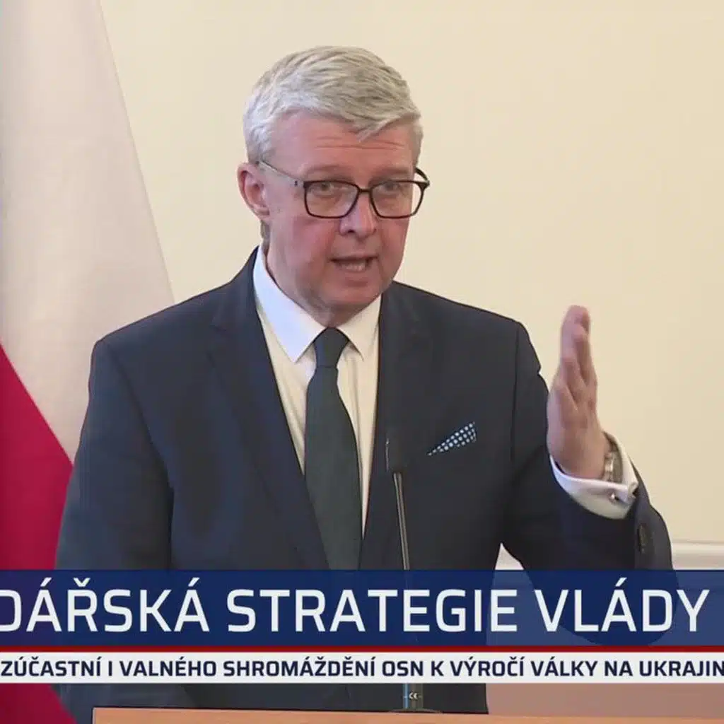 Kolovratník: EET potřebuje pomocnou ruku opozice. Ve studiu slyšel nečekanou podporu