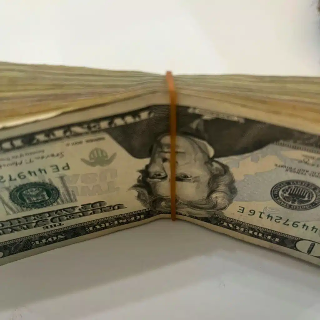 Walk Down (feat. Yung)