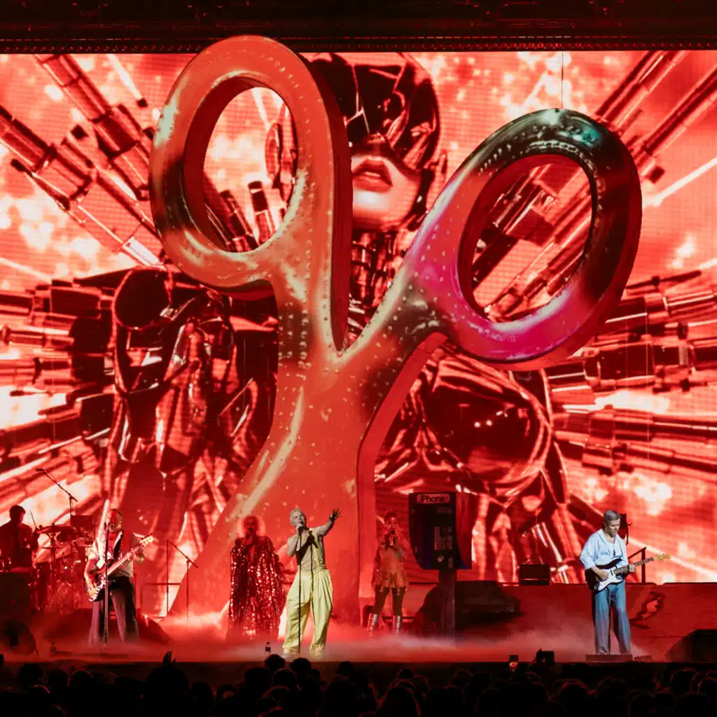I Can't Decide (Live from The O2, London)