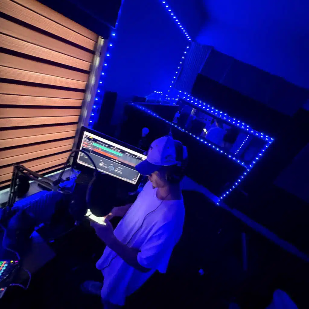 Cake (feat. Prod juni)